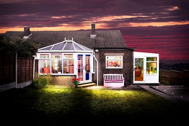 Bungalow with conservatory A bungalow with a conservatory of homeowners